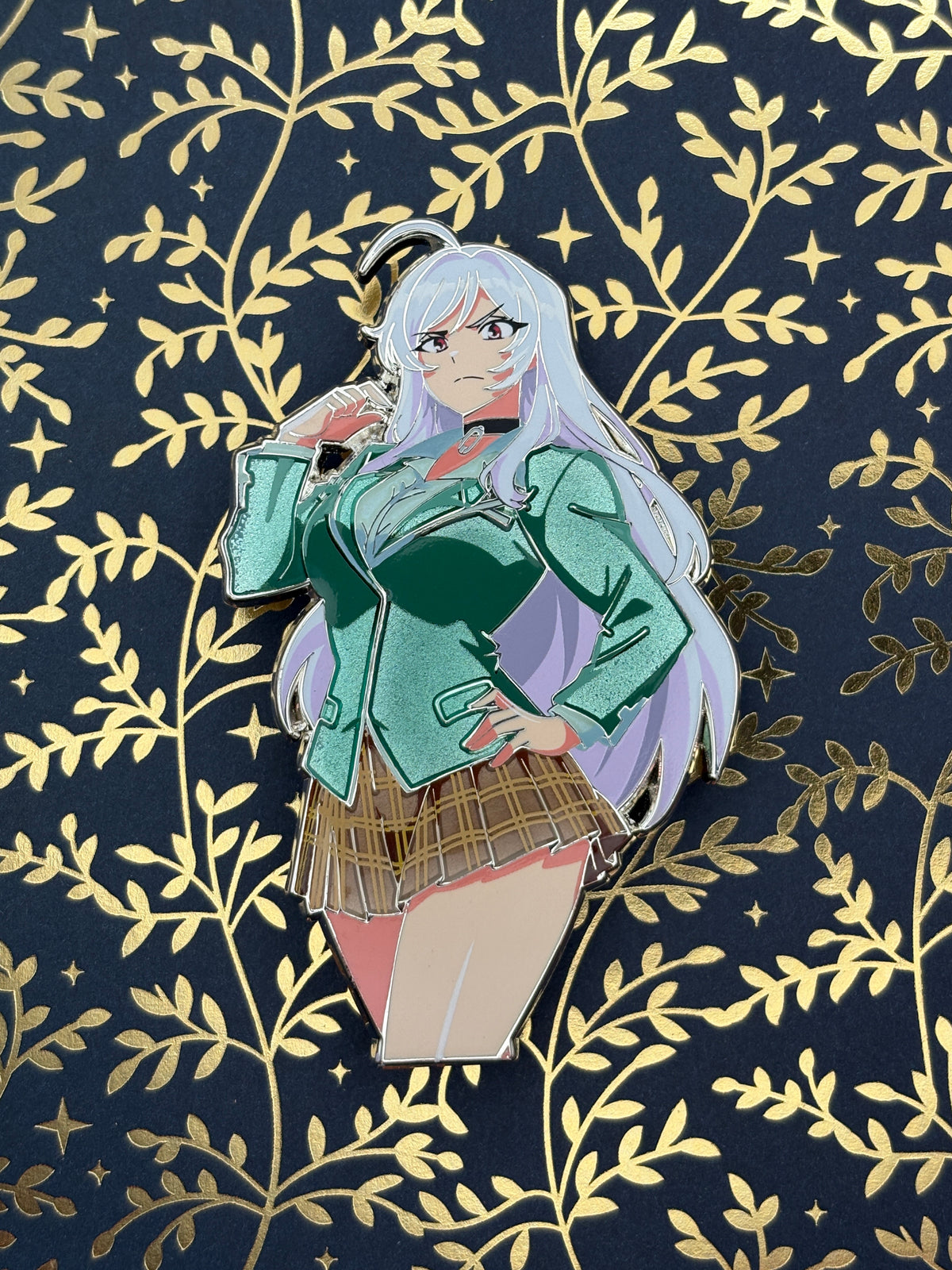 (Discord Exclusive) Silver Haired Moka Enamel Pin IN HAND