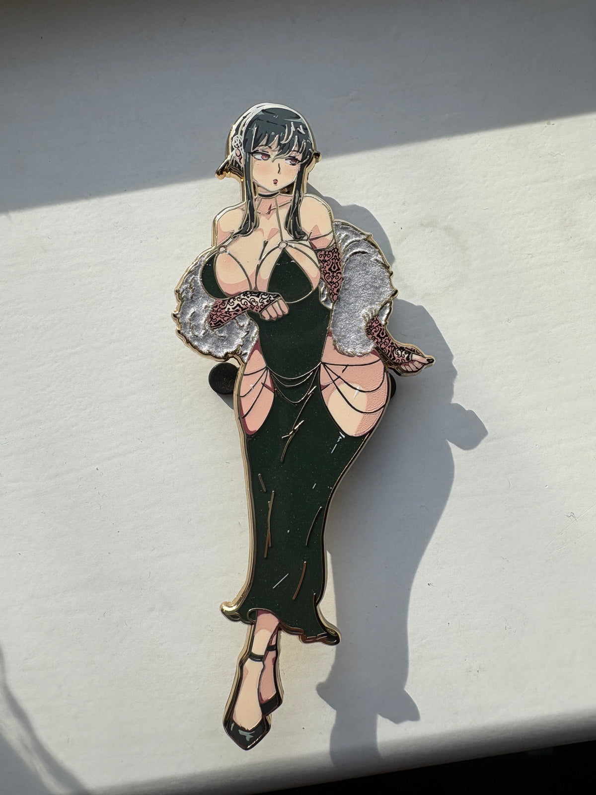 Classy Thorn Princess PIN HAND ENAMEL PINS